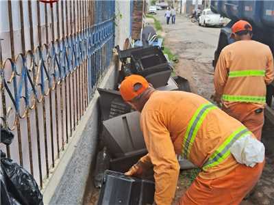 Mutir&#227;o de Limpeza recolhe 30 toneladas de materiais em Ub&#225;